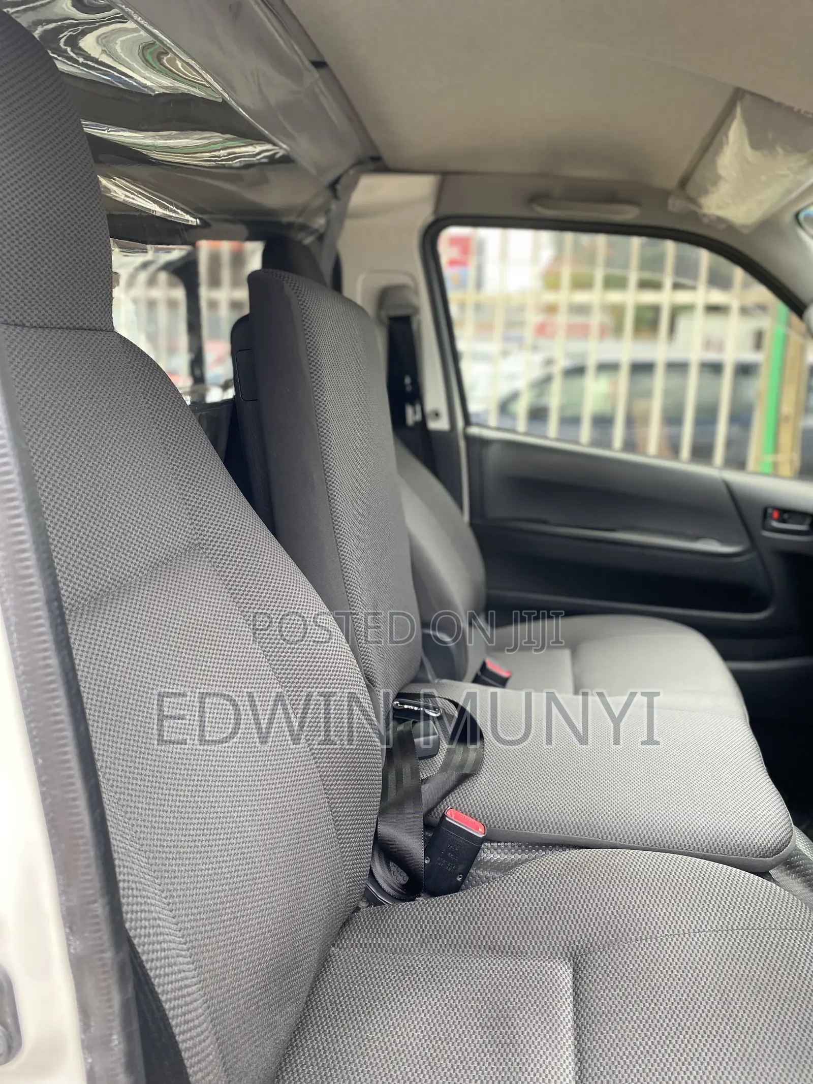 Toyota HiAce 2018 White