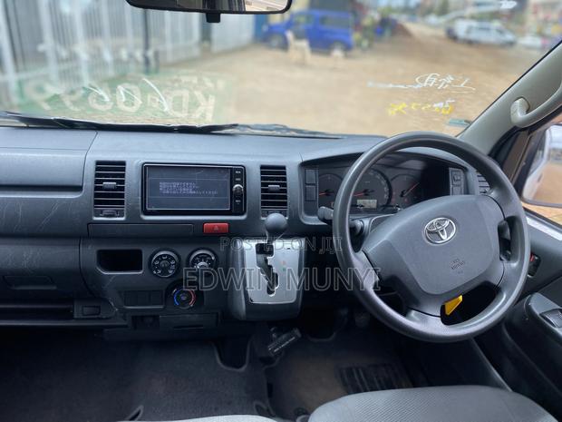 Toyota HiAce 2017 Grey - thumbnail 6
