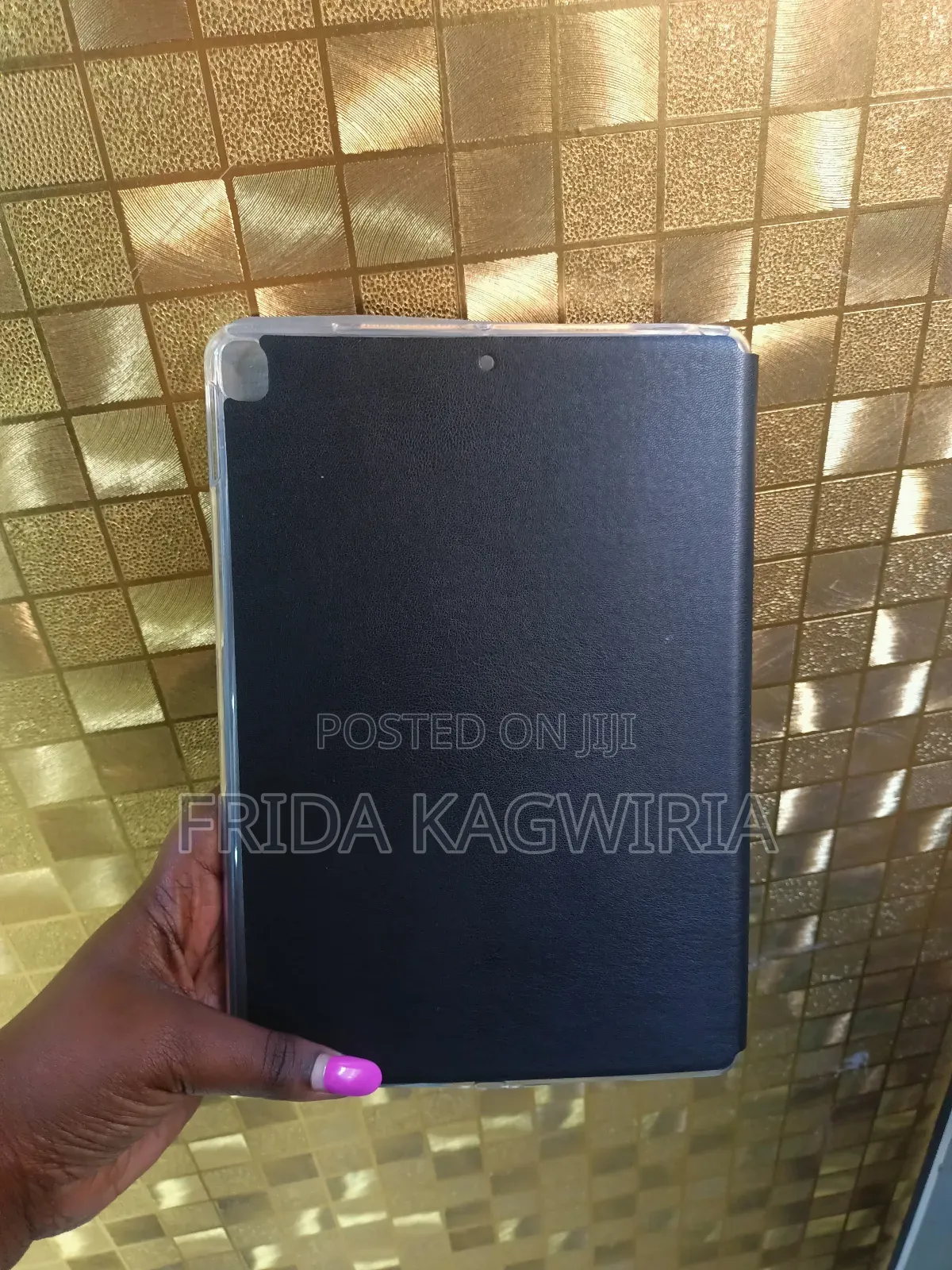 iPad 10.2" Flip Cover With Kickstand