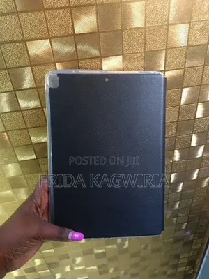 iPad 10.2" Flip Cover With Kickstand