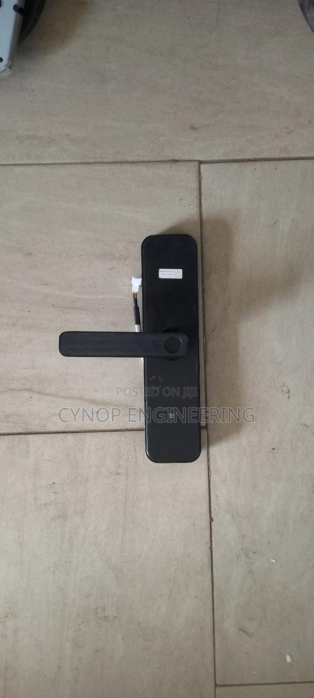 Office Mobile App Door Security - main view