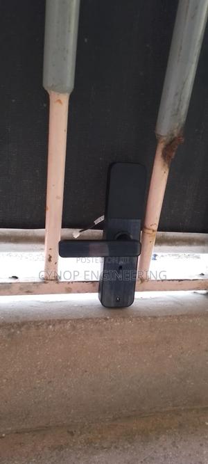 Home Mobile App Door Security - main view