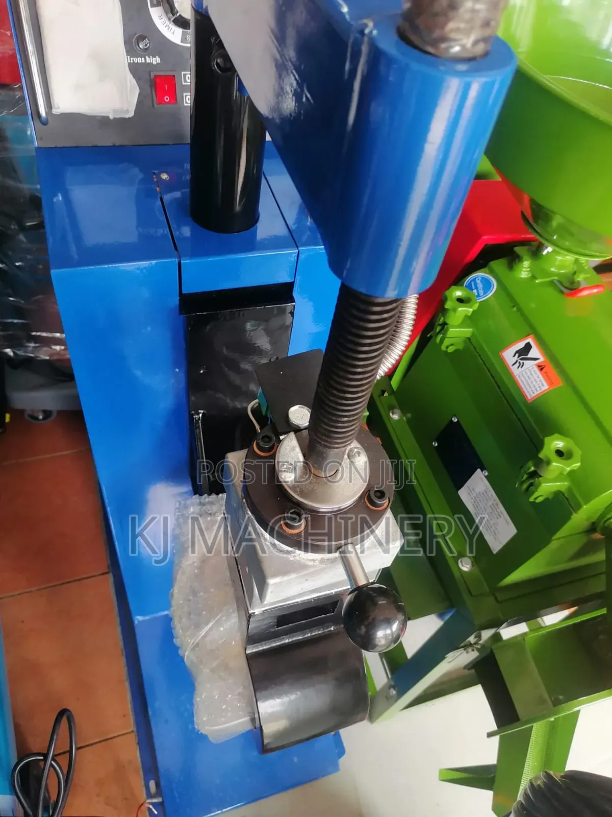 Tyre VULCANIZING Machine Electric Powered.