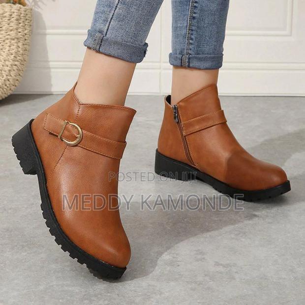 Designer Stylish Boots - thumbnail 3