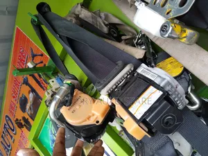 Honda Vezel Seat Belts Front