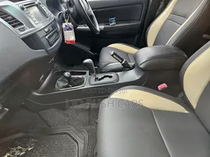 Toyota Hilux 2016 Silver