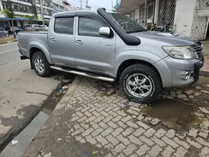 Toyota Hilux 2016 Silver