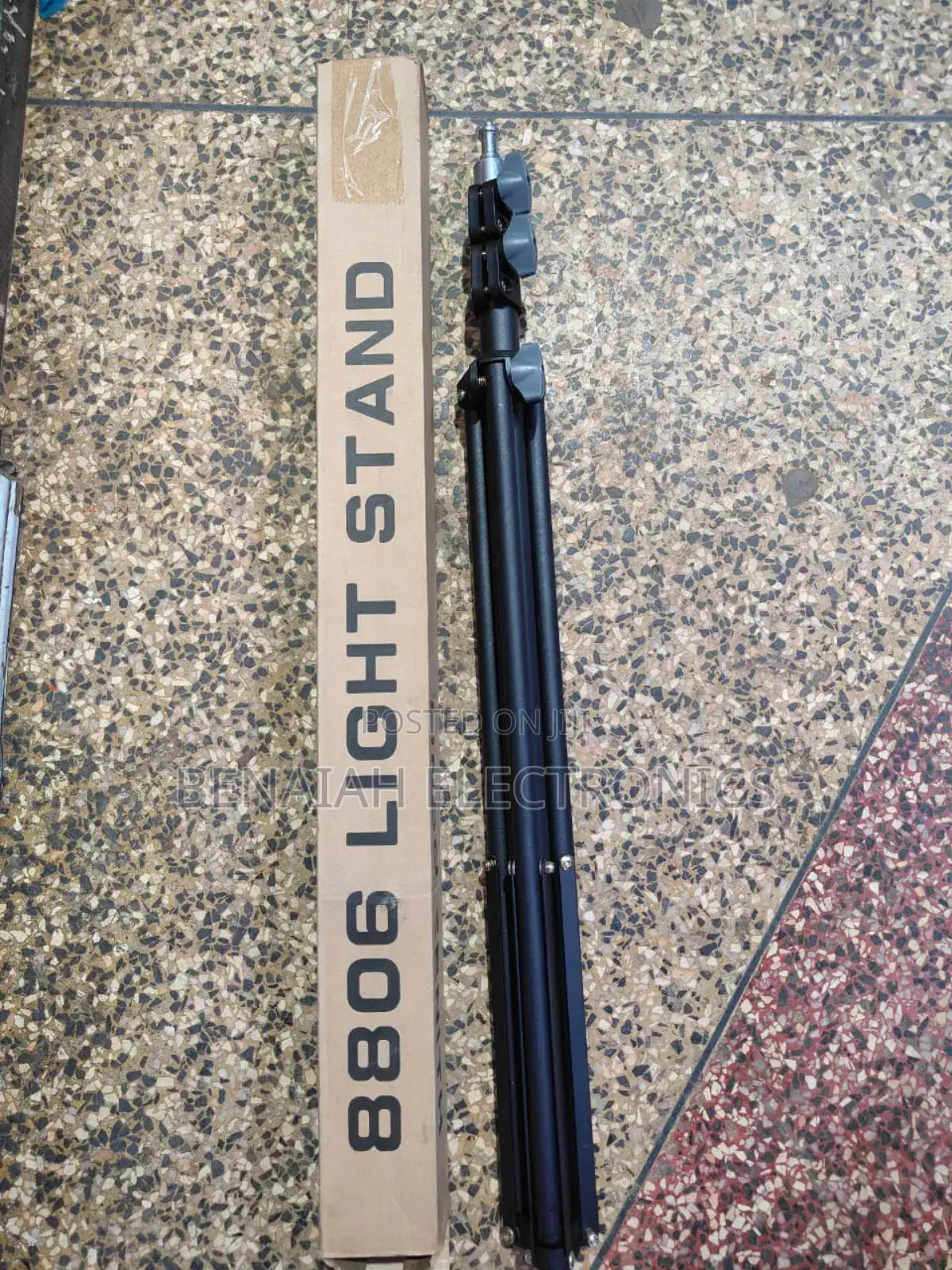 Tripod Stand.8806 Strong Tripod Stand