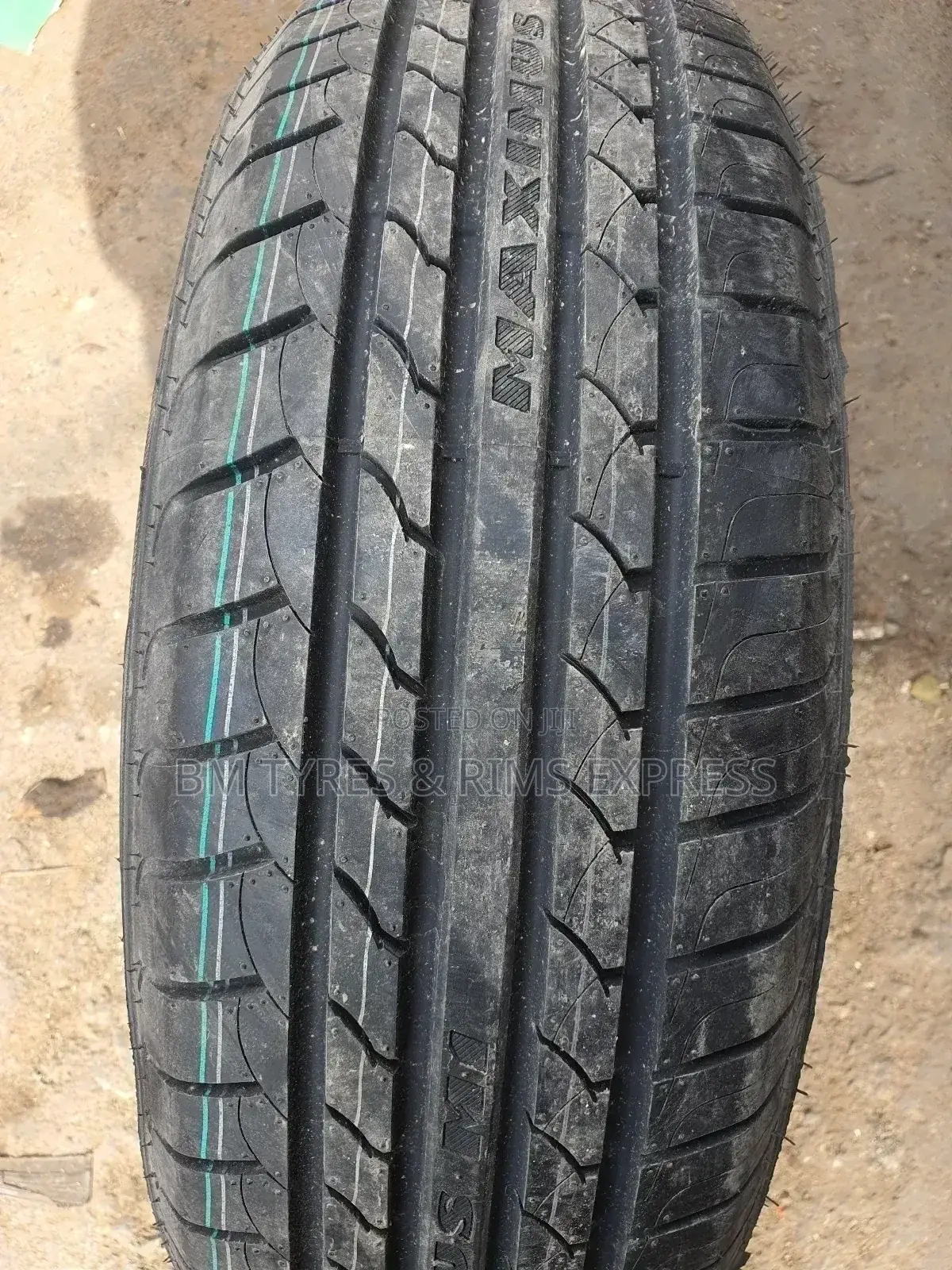 205 /65 R16 Maxtrek.