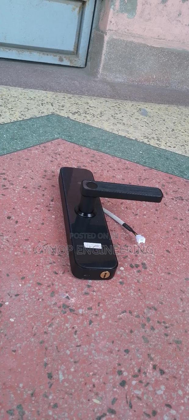 Office Mobile App Door Lock - main view