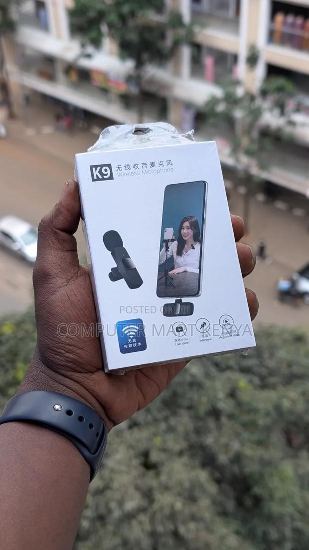  Wireless Microphone