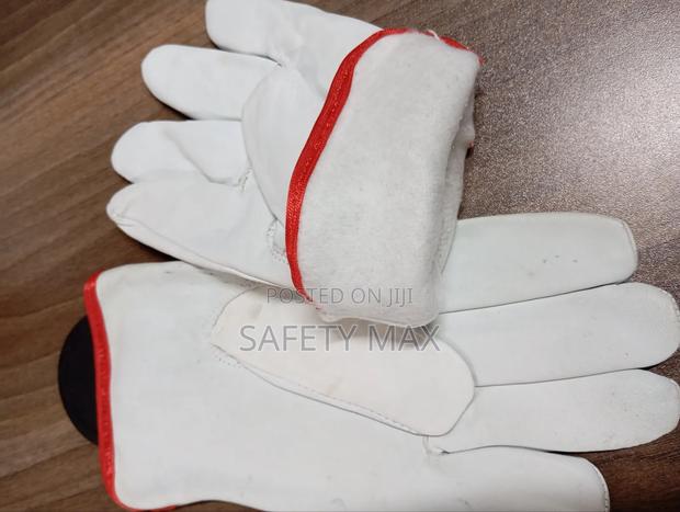 Soft Leather Gloves With A Red Lining EN 407 - main view