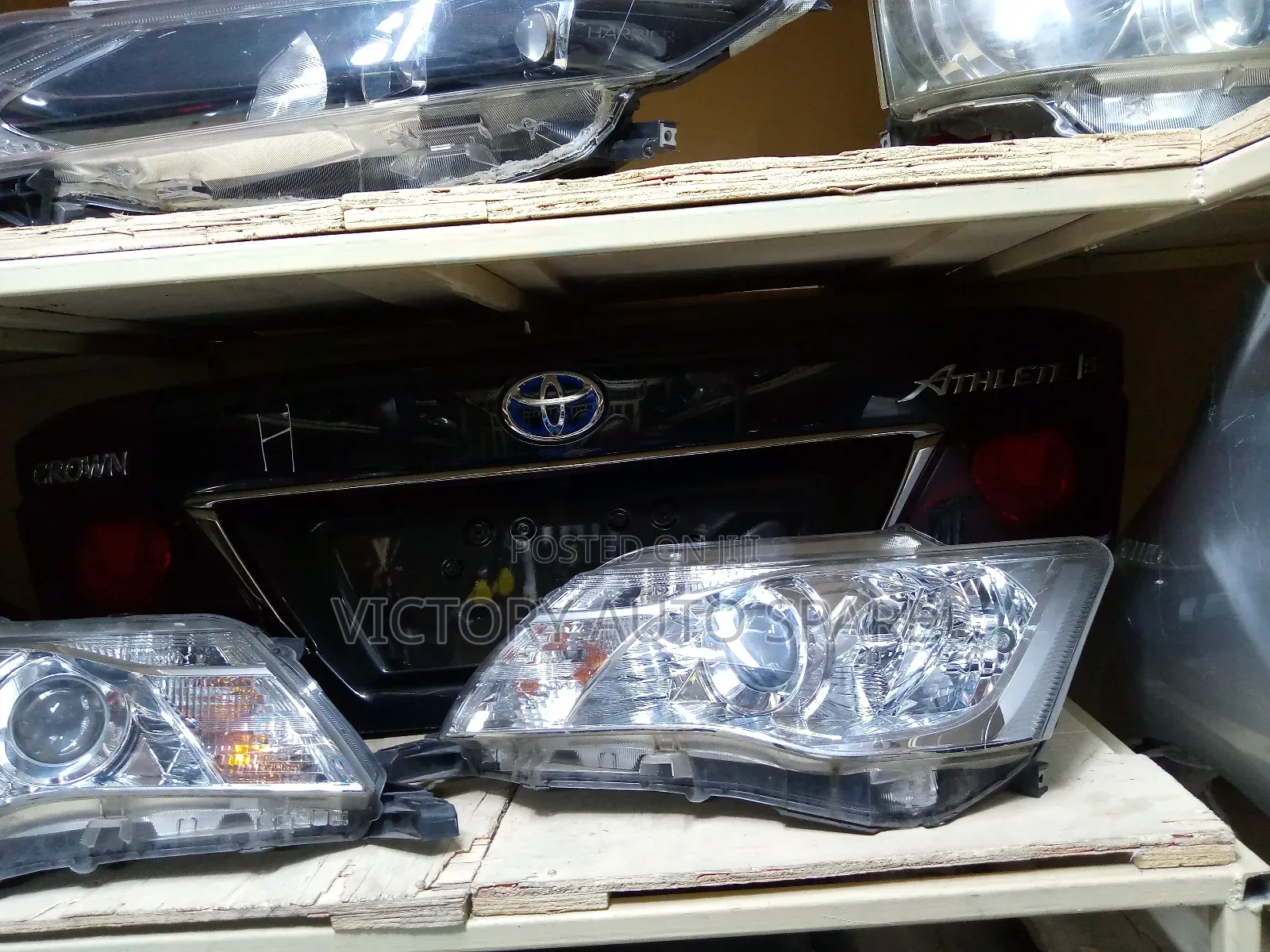 Crown Boot Athlete New Model Tailgate