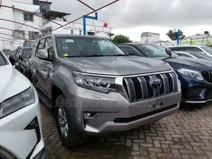 Toyota Land Cruiser Prado 2018 Gold