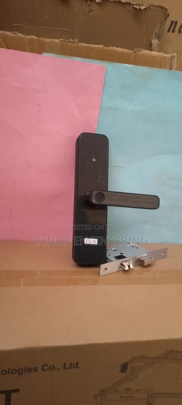 Bank Key Access Door Security - main view