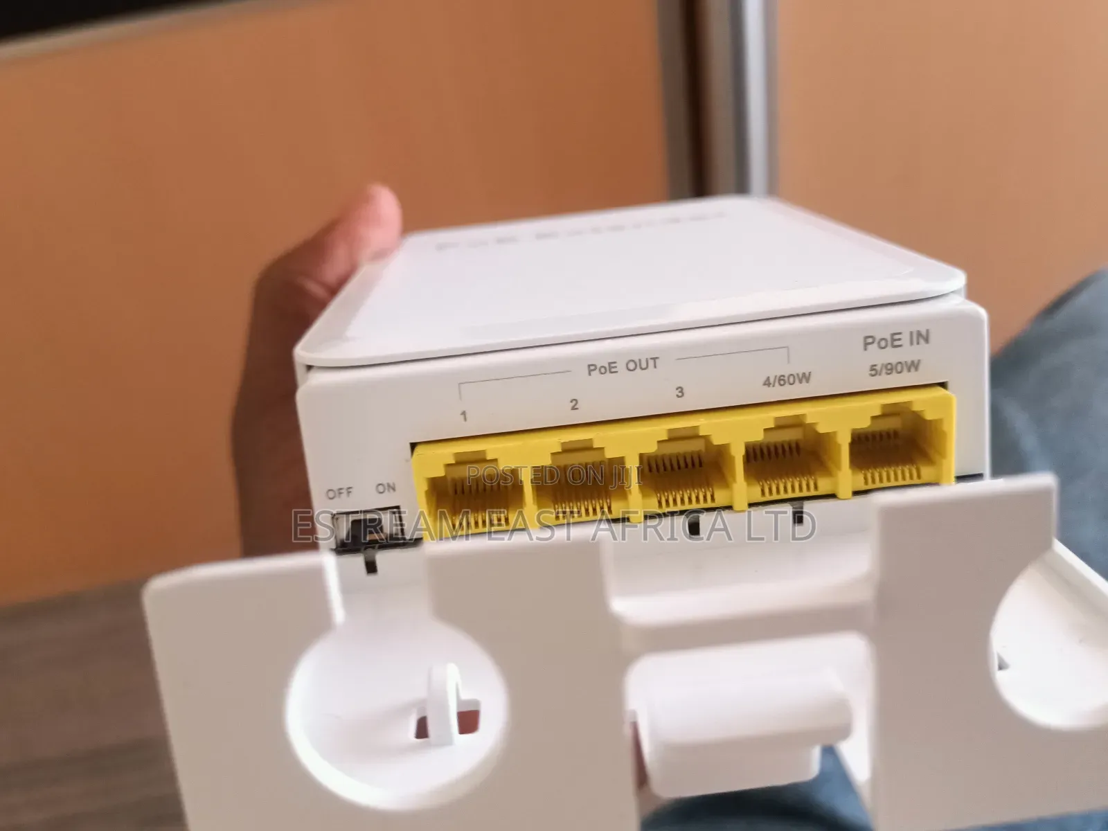 5 Port Outdoor Poe Extender/Passthrough Switch.