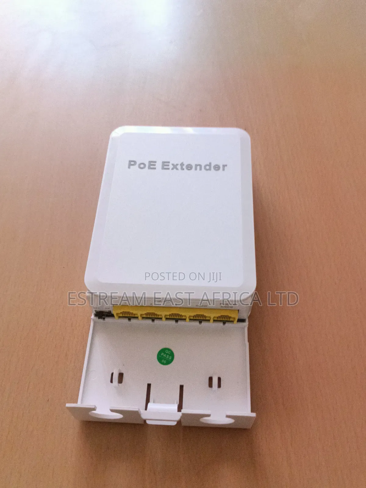 5 Port Outdoor Poe Extender/Passthrough Switch.