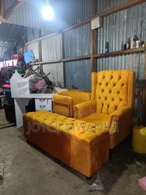 Pedicure Seat, Waiting Bench, Manicure Seat and a Table - thumbnail 2