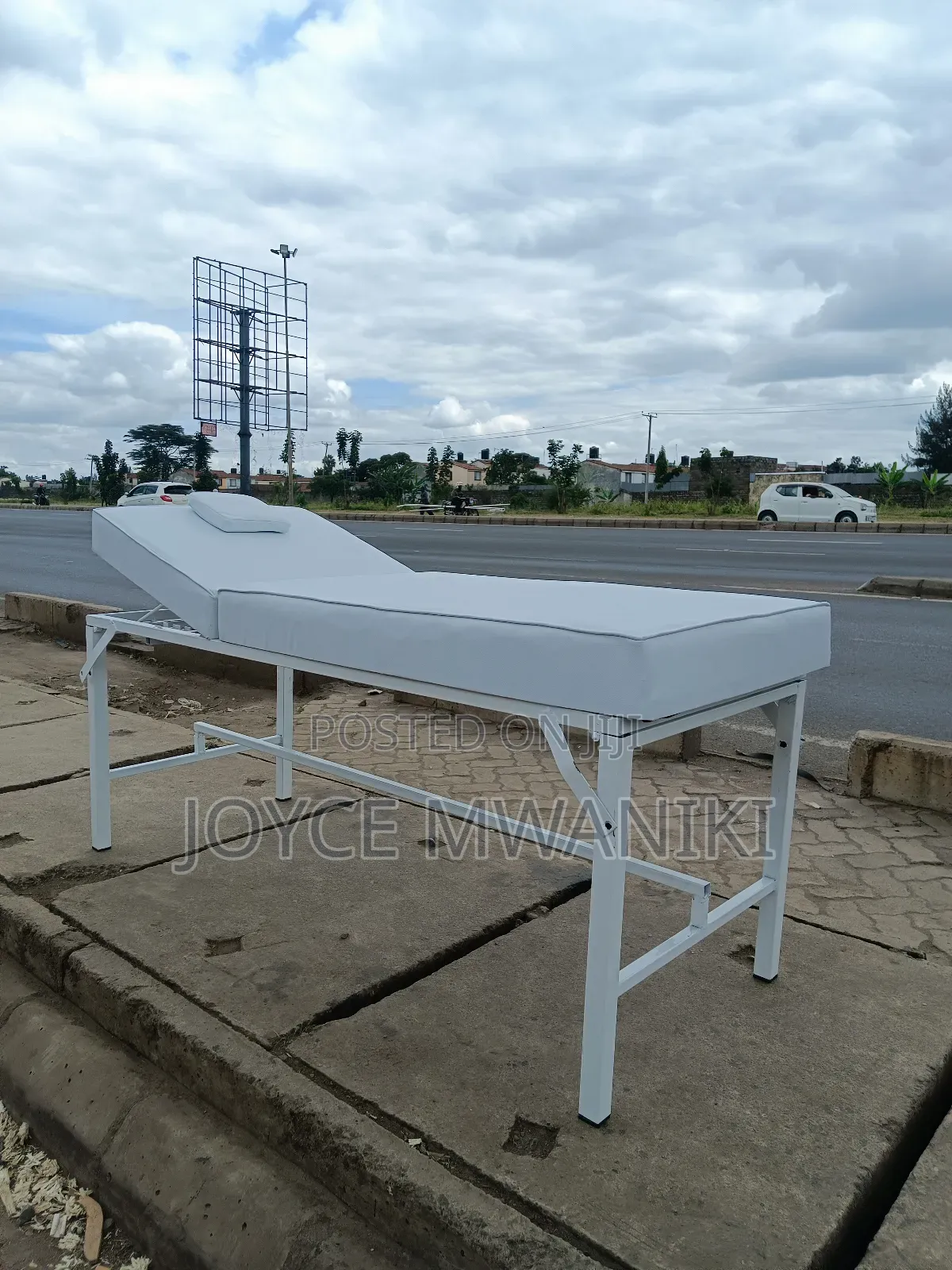 Foldable White Colour Massage Bed
