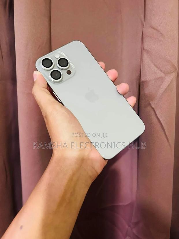 New Apple iPhone 15 Pro Max 256 GB White - thumbnail 2