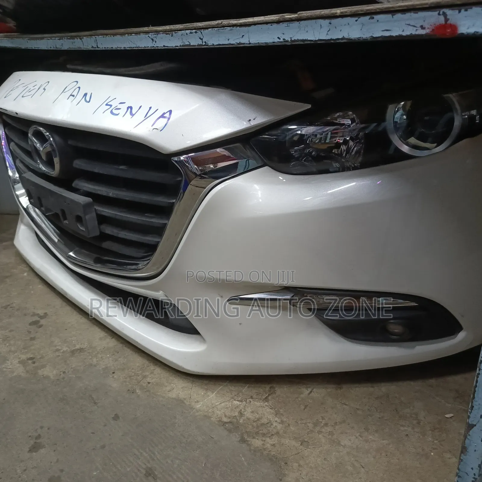 Mazda Axela Nosecut Zenon.