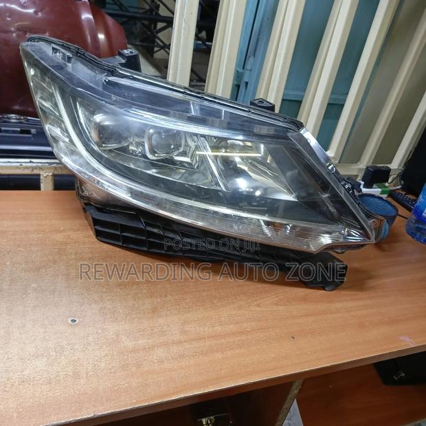 Honda Odyssey Headlight Xenon.
