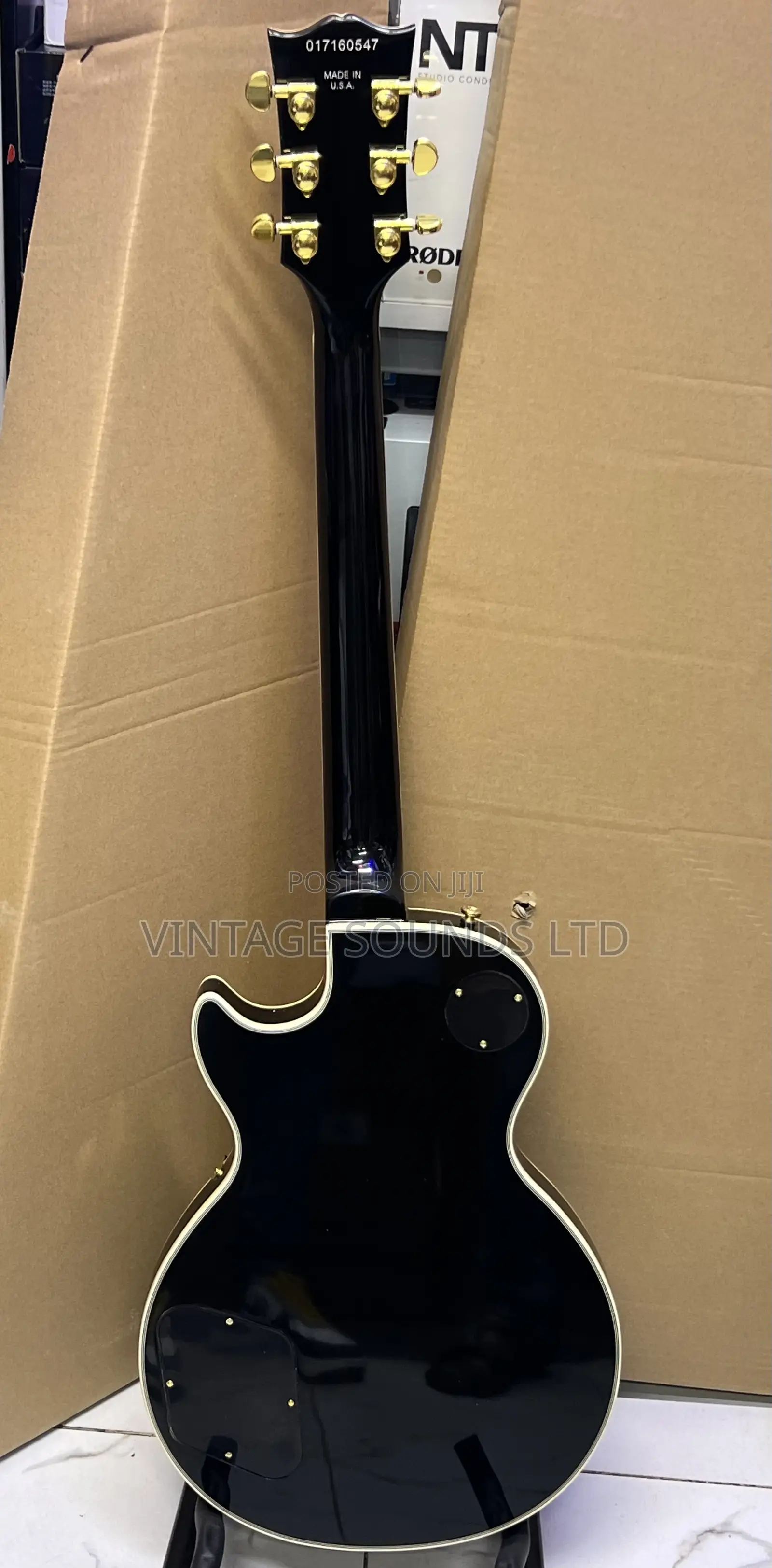 Gibson Les Paul Classic Solidbody Electric Guitar