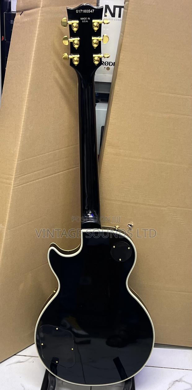 Gibson Les Paul Classic Solidbody Electric Guitar - thumbnail 2