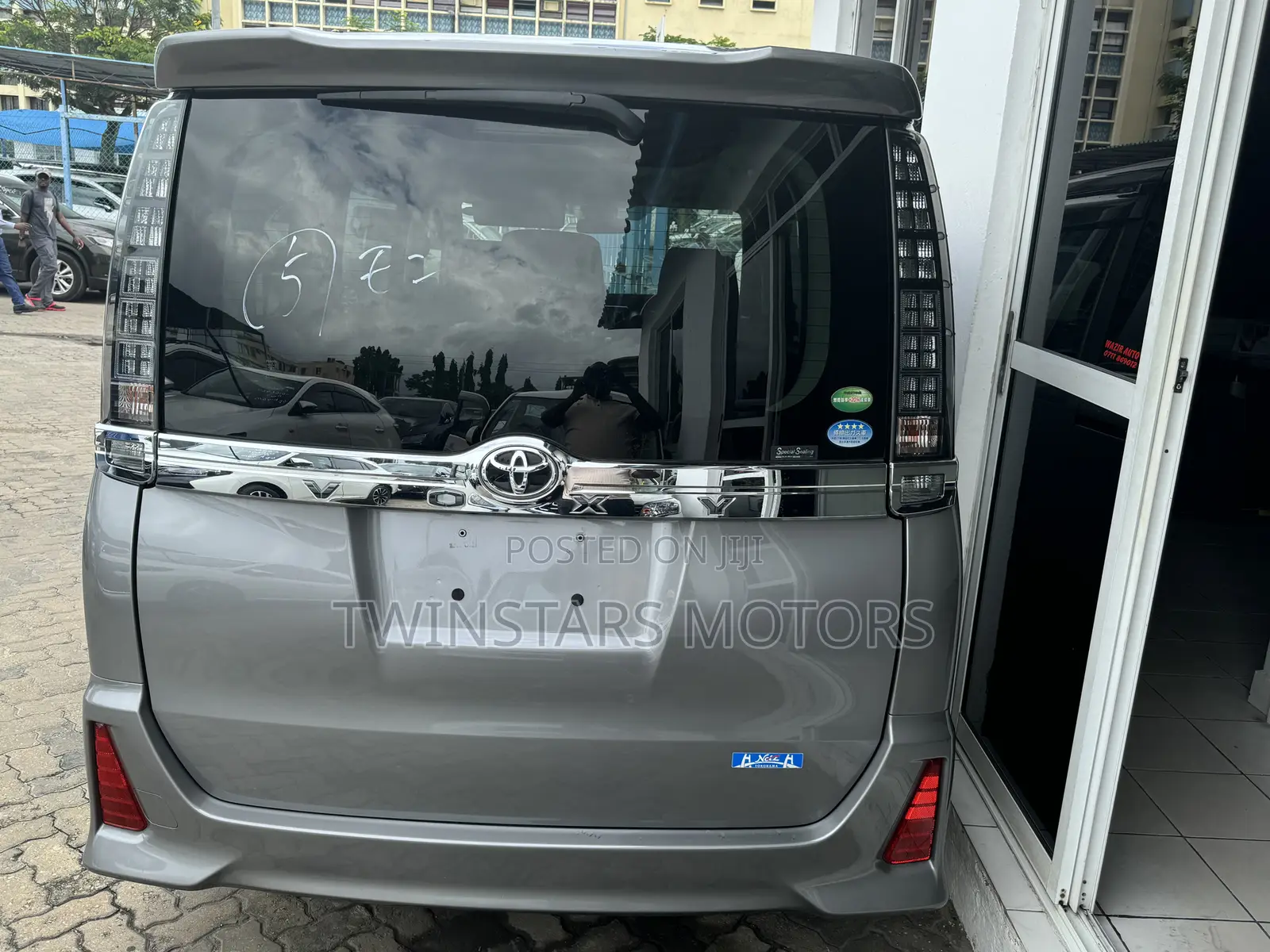 Toyota Voxy 2017 Gray