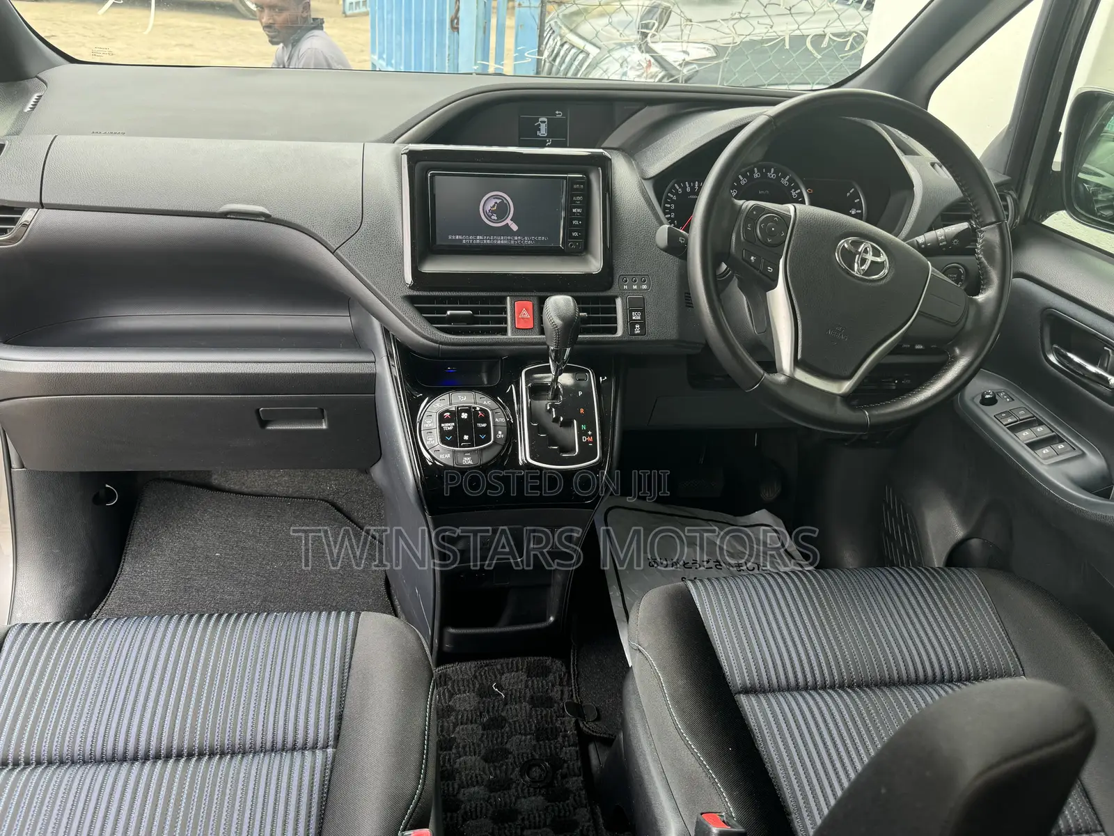 Toyota Voxy 2017 Gray