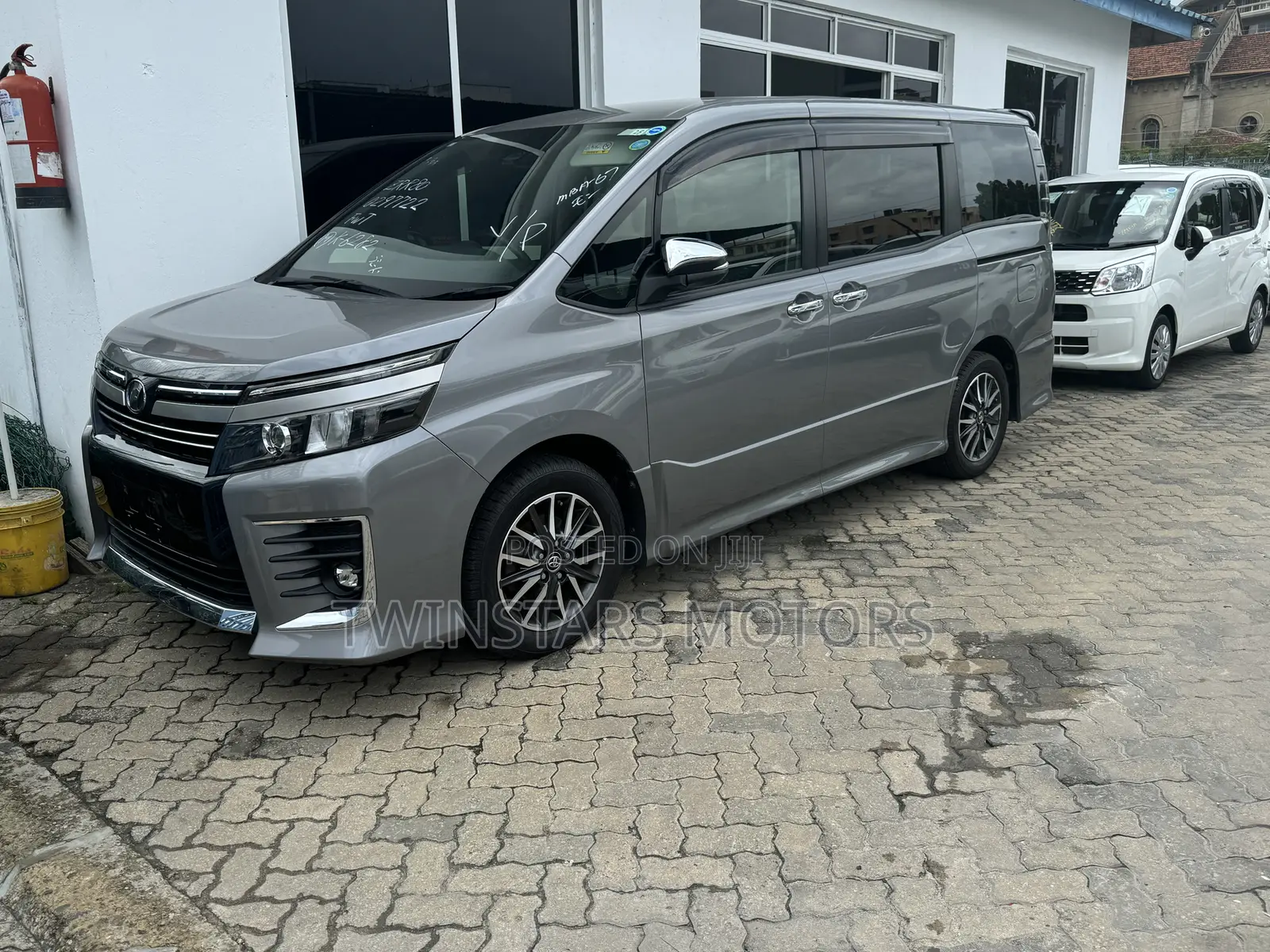 Toyota Voxy 2017 Gray