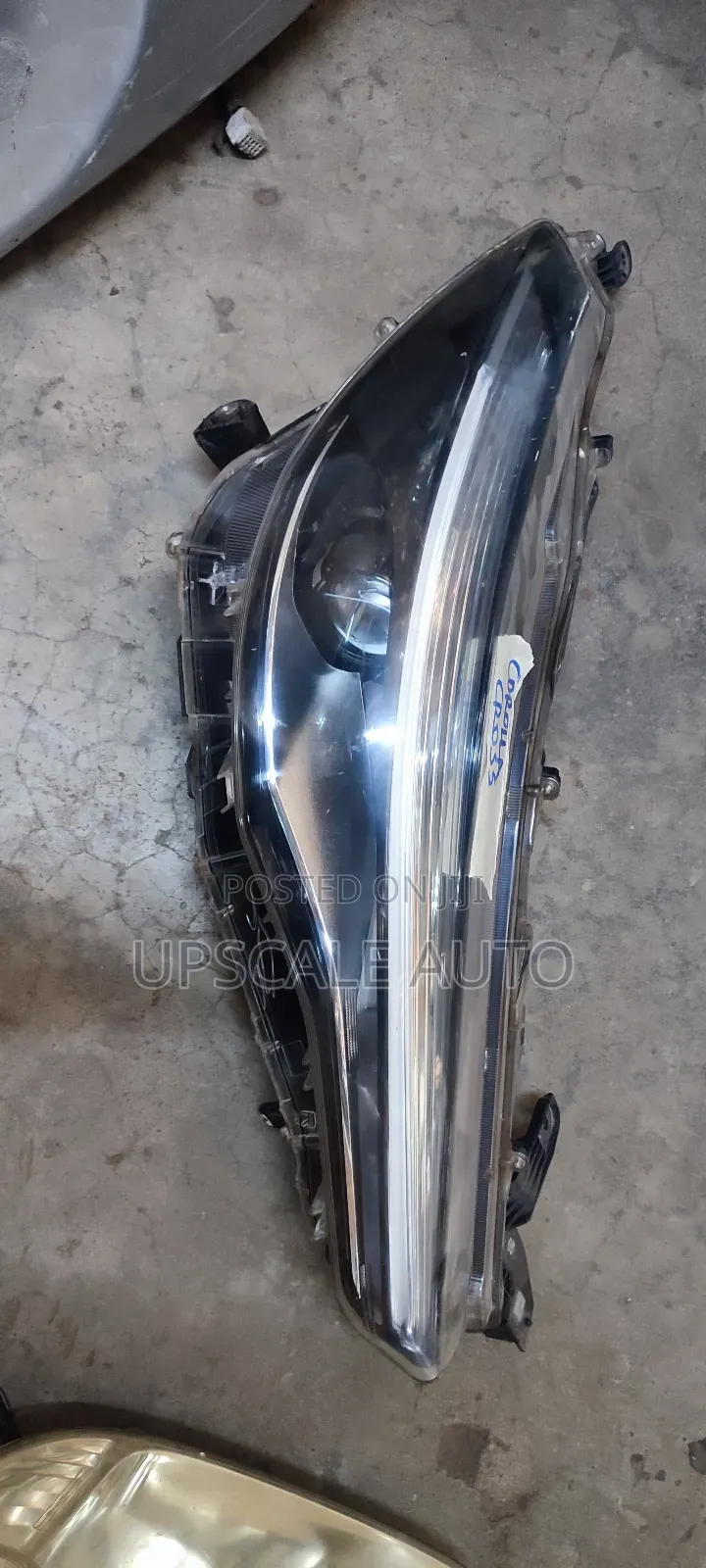 Toyota Cross Headlight Xenon
