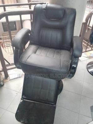 Affordable Barber Chair - main view
