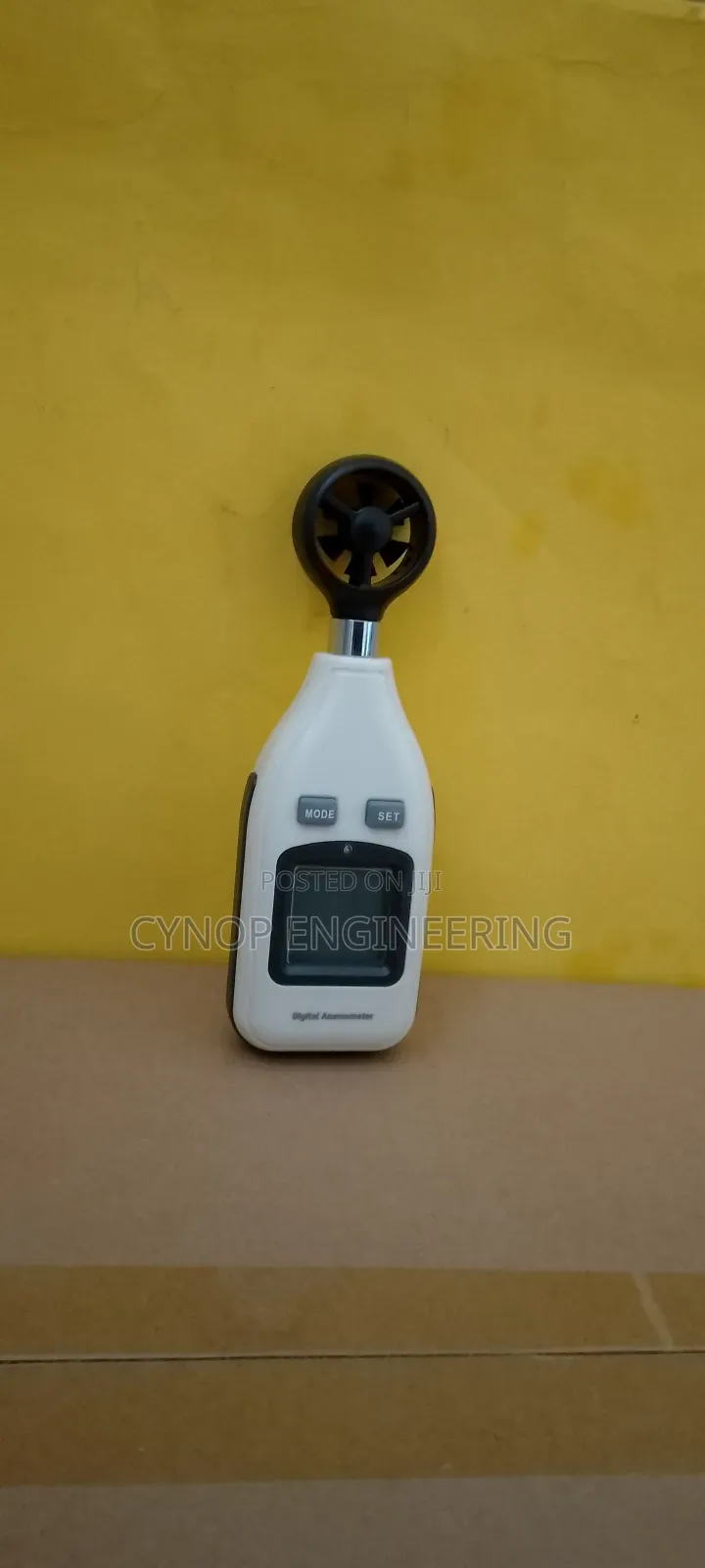 Compact Digital Anemometer With Fast Response
