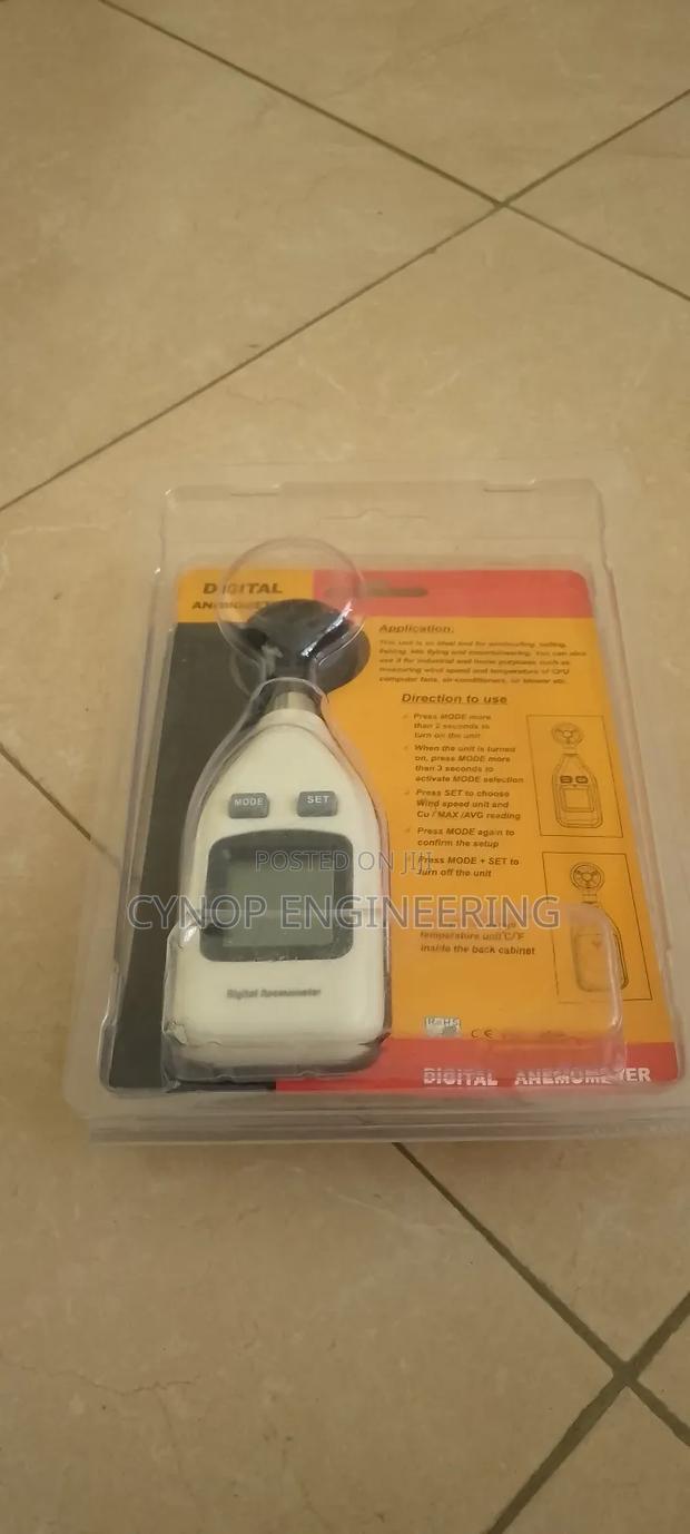 Digital Anemometer With Intuitive User Interface - main view