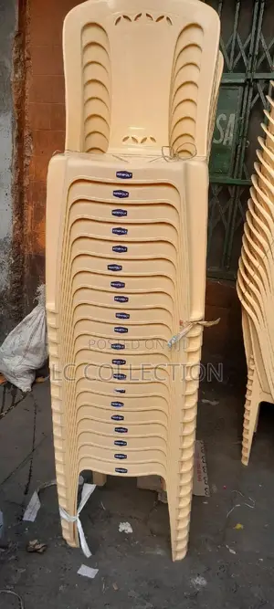 Hard Plastic Kenpoly Armless Chair
