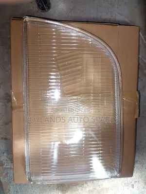 Toyota Hiace Shark 5l/3l Headglass/Headlens