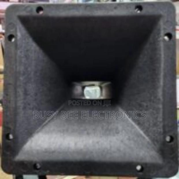 Speaker Flayer Square Round Base - main view