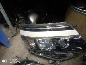 Toyota Voxy Headlight New 2016