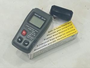 Digital Moisture Meter - thumbnail 2