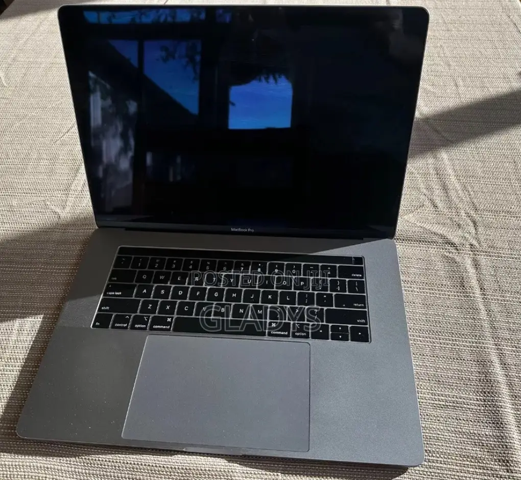 Laptop Apple MacBook Pro 2019 16GB Intel Core I9 SSD 512GB