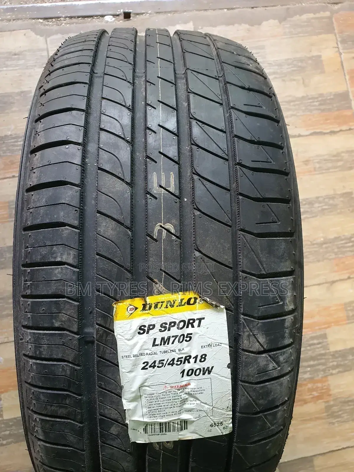 245 /45 R18 Dunlop TYRES (Japan)