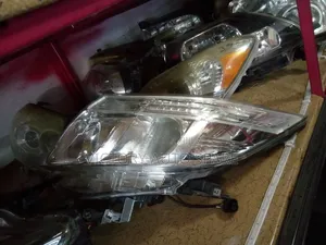 Noah Headlights 2014/2015 Model