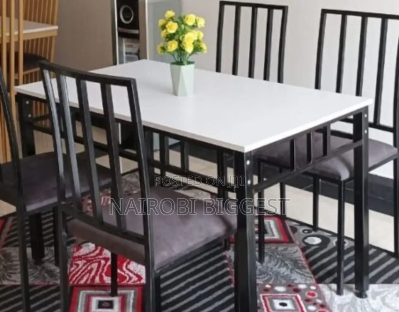 Amazing Lex 4-seater Dining Table