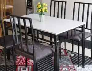 Amazing Lex 4-seater Dining Table