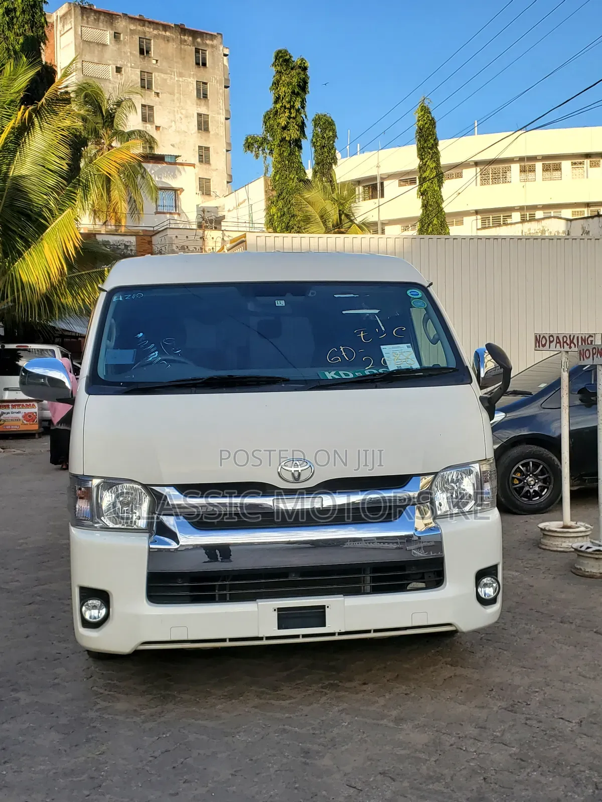 Toyota Regius 2018 White