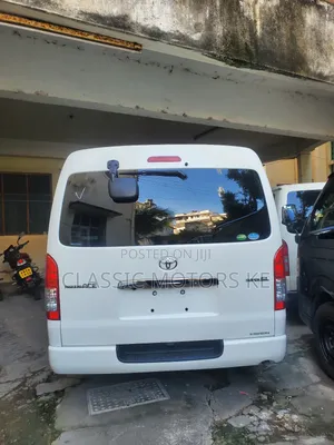 Toyota Regius 2018 White