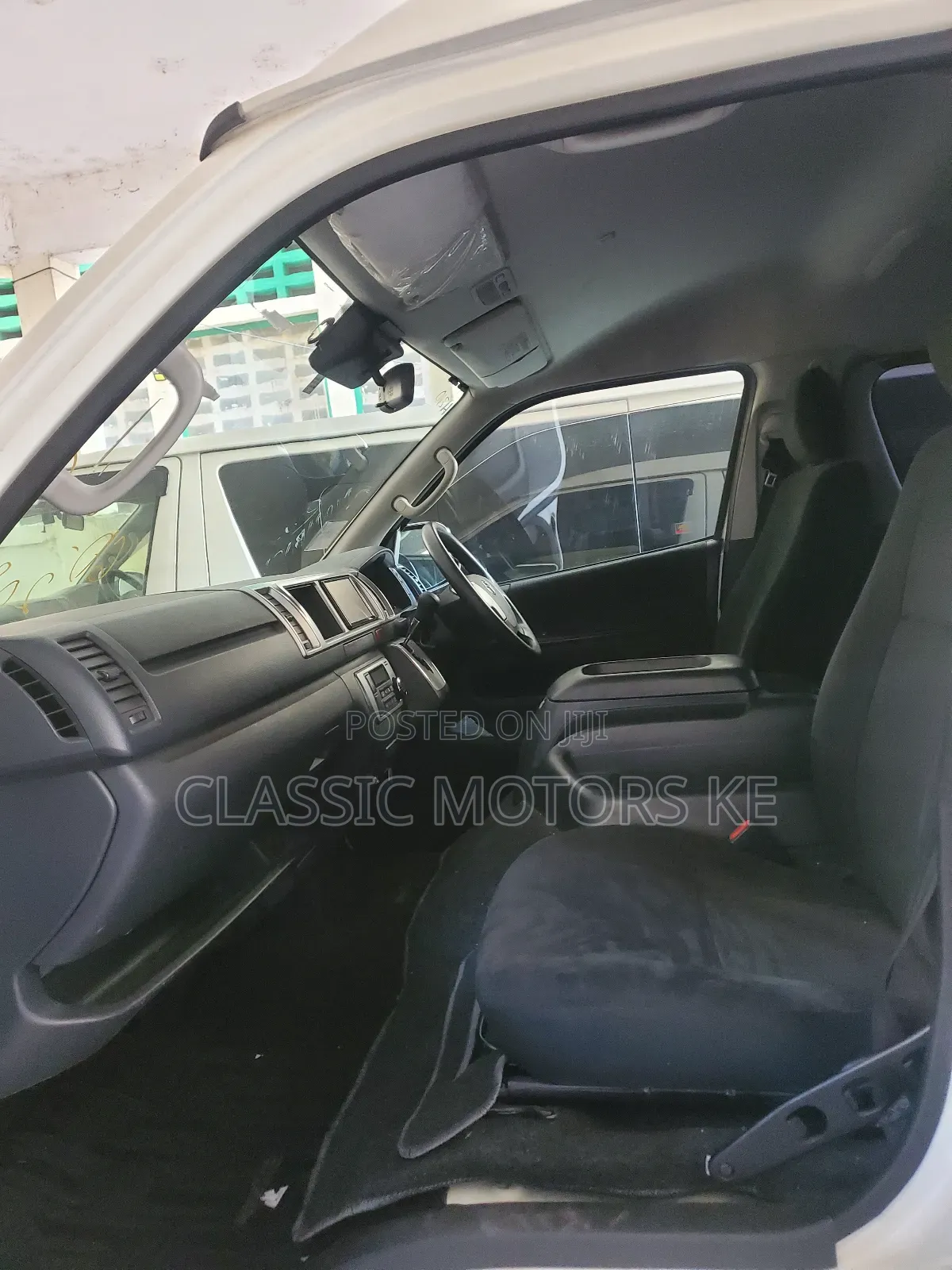 Toyota Regius 2018 White