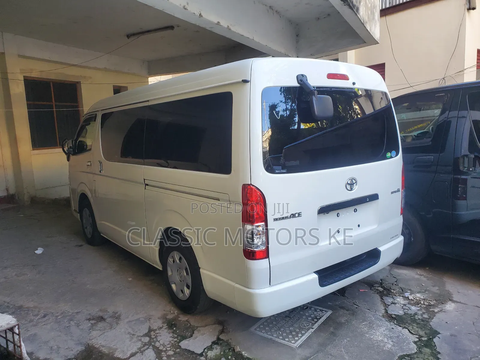 Toyota Regius 2018 White
