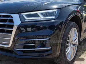 Audi Q5 2018 Matt Black